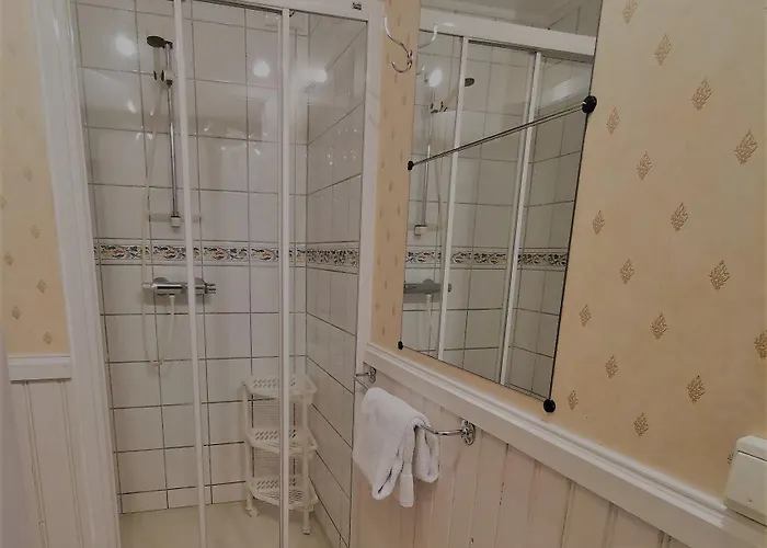 Vertshuset Fannarheimr - Bed &breakfast Гостевой дом Fannrem