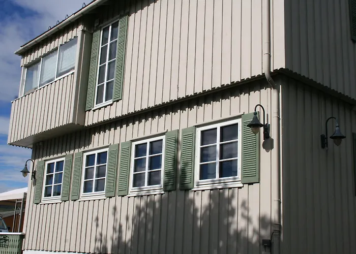 Vertshuset Fannarheimr - Bed &breakfast Гостевой дом 3*