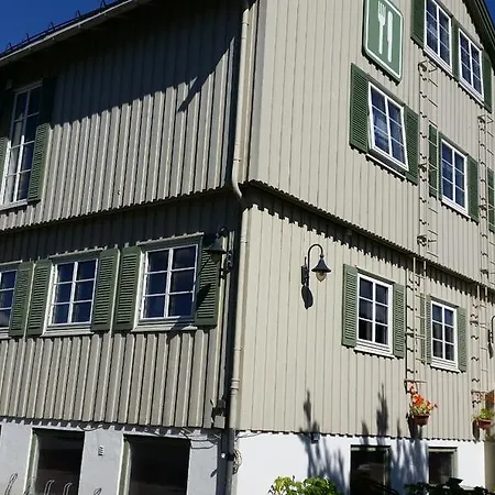 Pensionat Vertshuset Fannarheimr - Bed &breakfast Fannrem